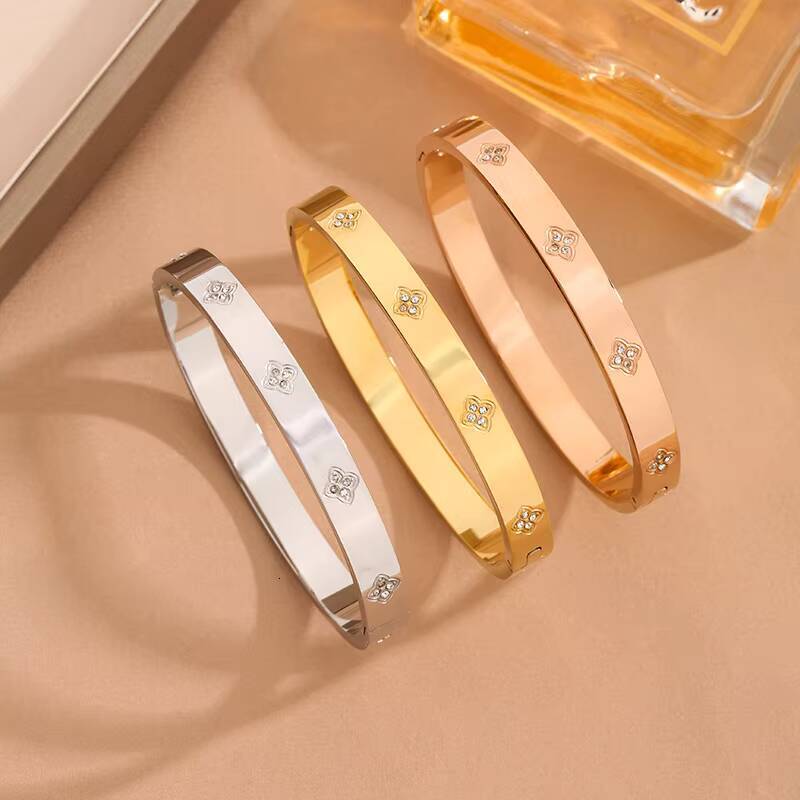 Factory Wholesale Promotion Fashion Jewelry Bracelet 18K Goldplated Bracelet for Men and Women Moissanite Bracelet