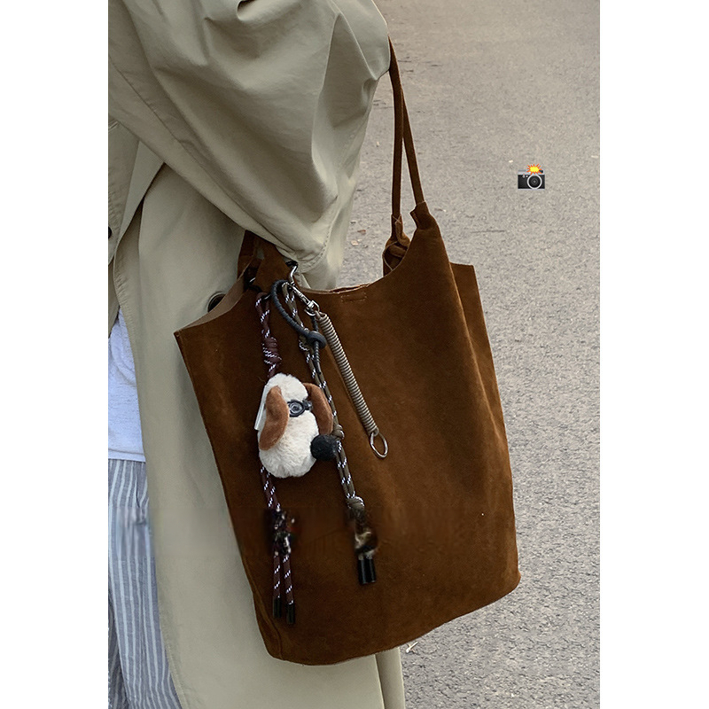 Vintage Suede Large Capacity Handbag With Niche Texture Simple Underarm Bag Autumn New Minimalist Designer Women's design Shoulder