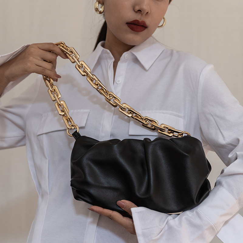 French Retro 2025 Women's Wrinkled Cloud Bag Underarm Shoulder Bag Chic Minimalist Handheld Crossbody Bag