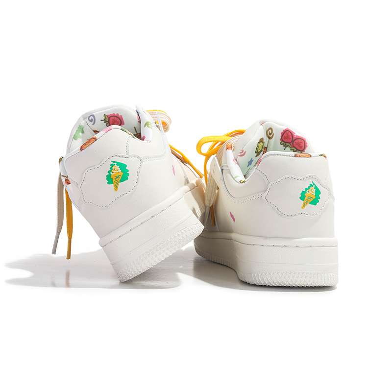 Crayon Shin-chan Collaborative Graphic Print Loafers: Versatile Unisex Board ShoesJFY-290