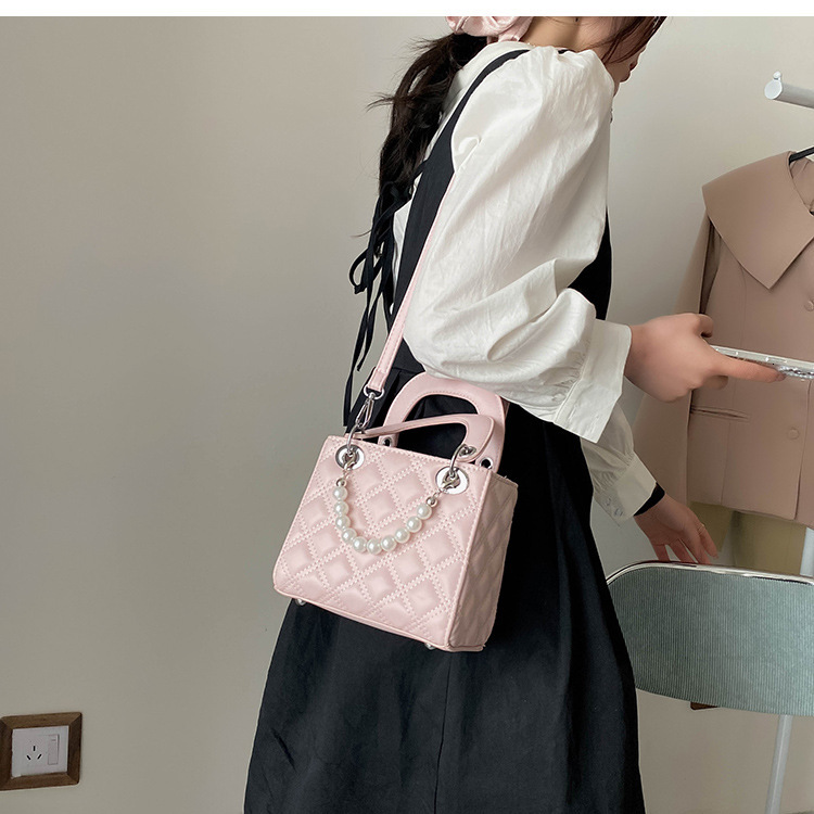 French Niche Women's Shoulder Bag New Fashionable Quilted Pearl Handbag Autumn New Designer Bag Checkered Women's design Crossbody Bag