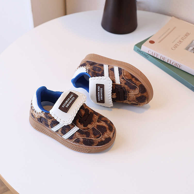 Childrens casual sports shoes size 26-36 Panther boys and girls De training shoes Four season model 100 anti slip childrens board shoes W250407