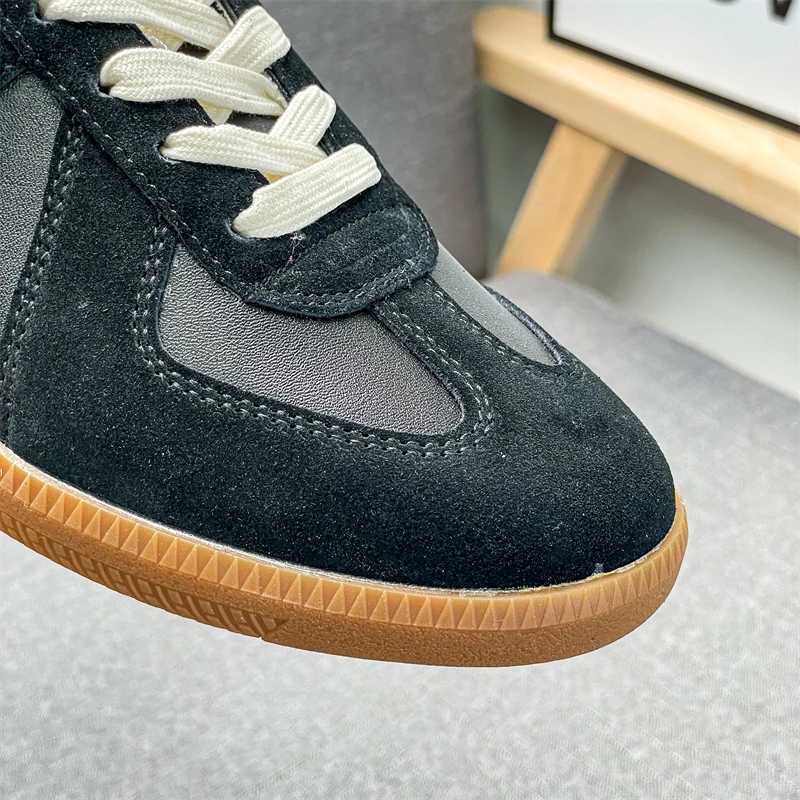 2024 New Soft Cowhide Versatile and Easy to Wear Retro Shoes for Men and Women Flat Couple Shoes Genuine Leather Casual Shoes L250908