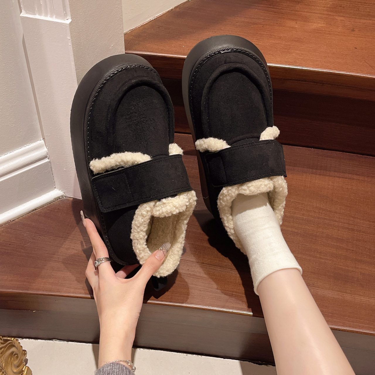 Winter New Product: Simple Thick Bottom Velcro For Men Women Warm Outer Wear Wool Mouth Cotton Plush Single Shoes
