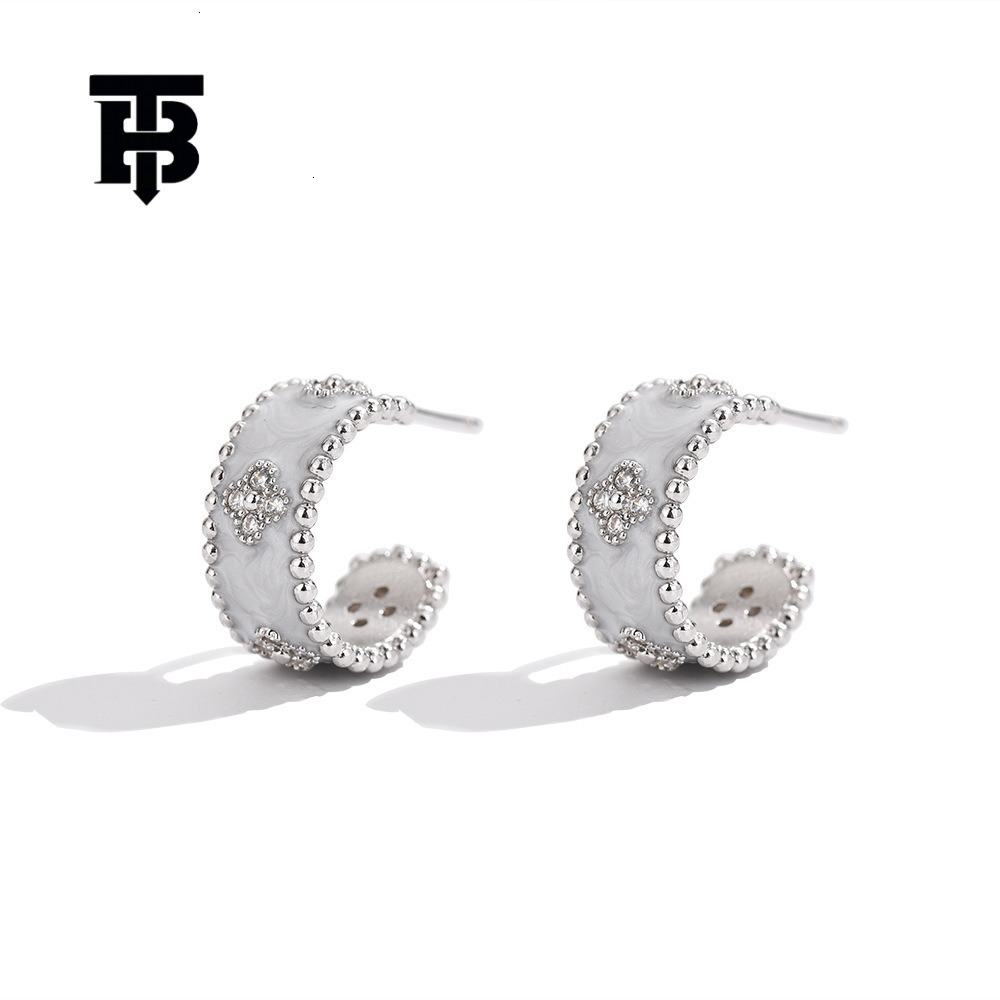 TB BHULAMTE Free Shipping New Designer Accessories Wide Edition Diamond Inlaid Pearl Edge Four Leaf Flower Womens Earrings Elegant Earrings