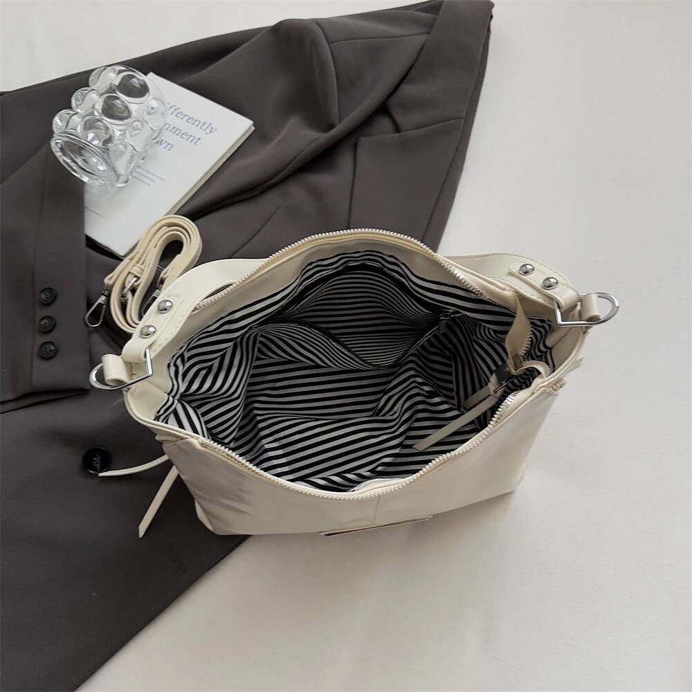 Handbag Large Capacity Solid Color Spicy Girl Women's Crossbody Bag New Fashion Women's design Shoulder Bag 2025 Autumn New Designer Bag