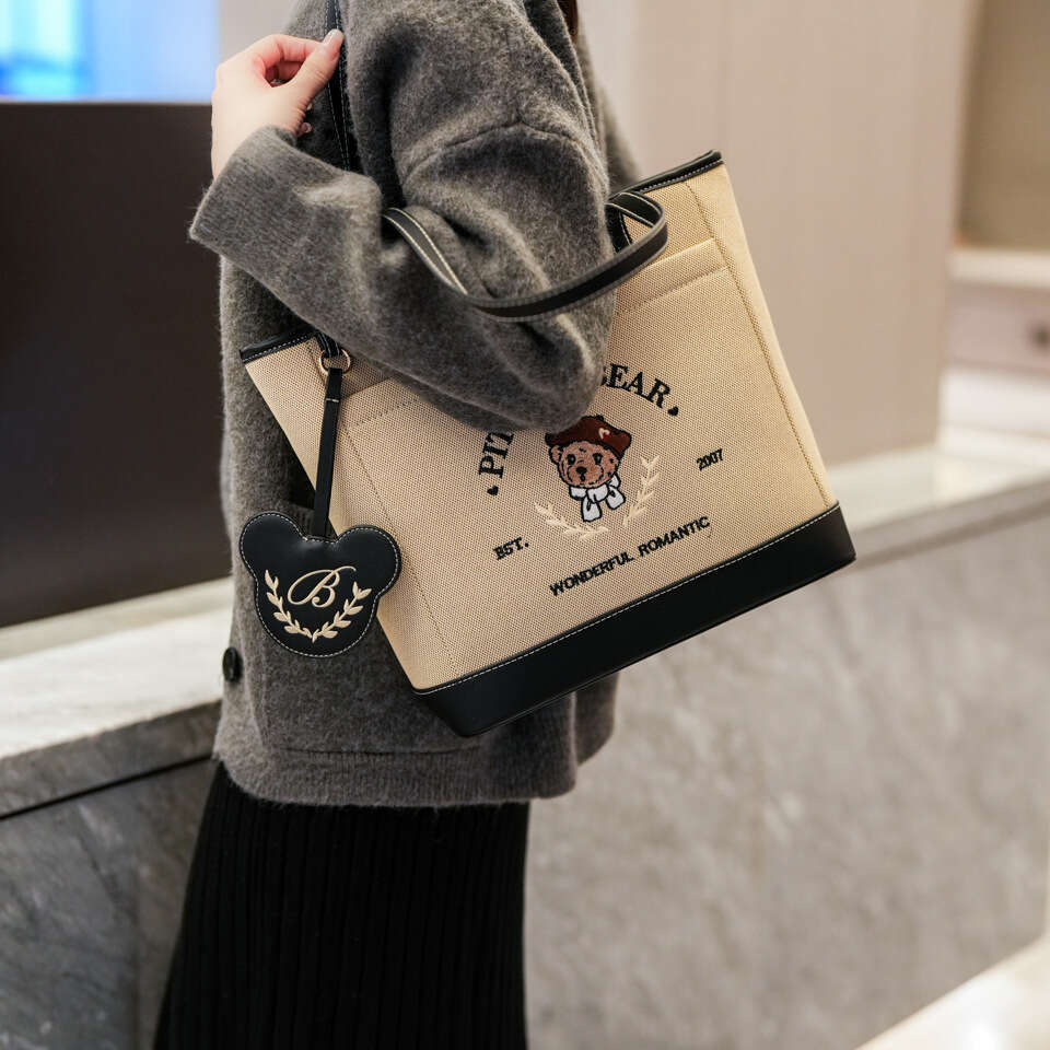 Canvas Beibao Fashion Jacquard Embroidery Cartoon Bear Tote For Women Commuting Shoulder Bag