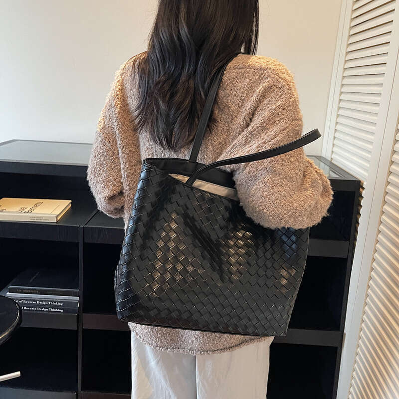 Designer Bags Handbags Casual Simple Elegant Tote Bags 2025 Knitting Leather Color Block Handwoven Large Capacity Handheld Underarm Bag
