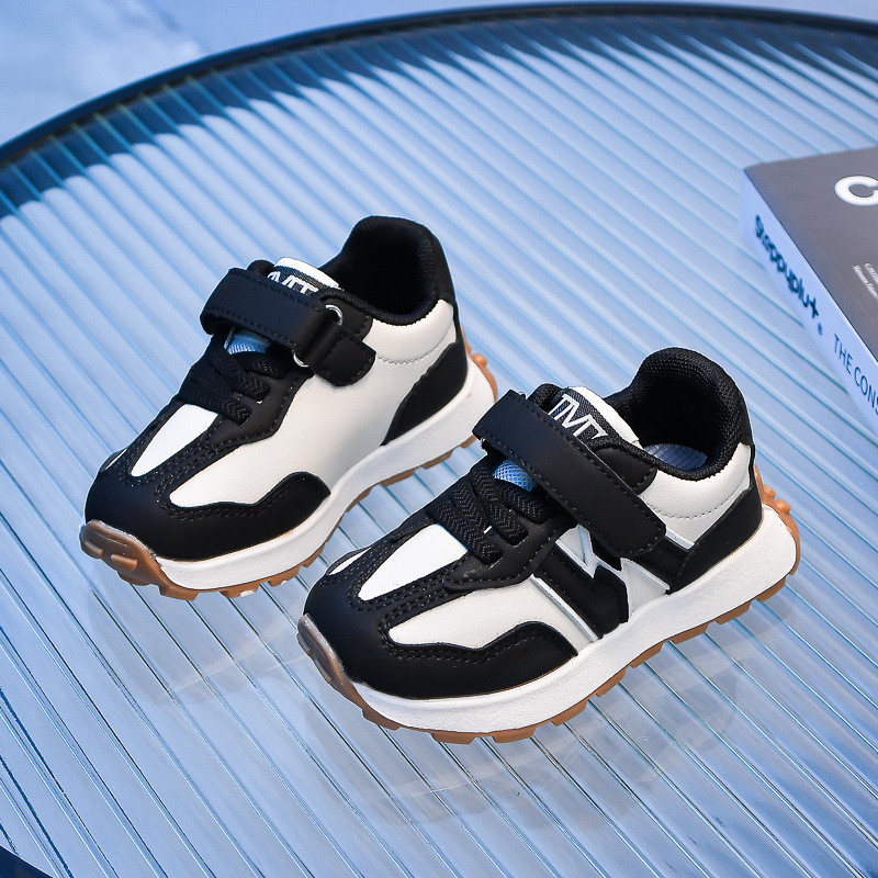 Free shipping designer Kids Shoes hot sales light luxury vintage autumn new childrens sports fashionable and casual running shoes XJ260303