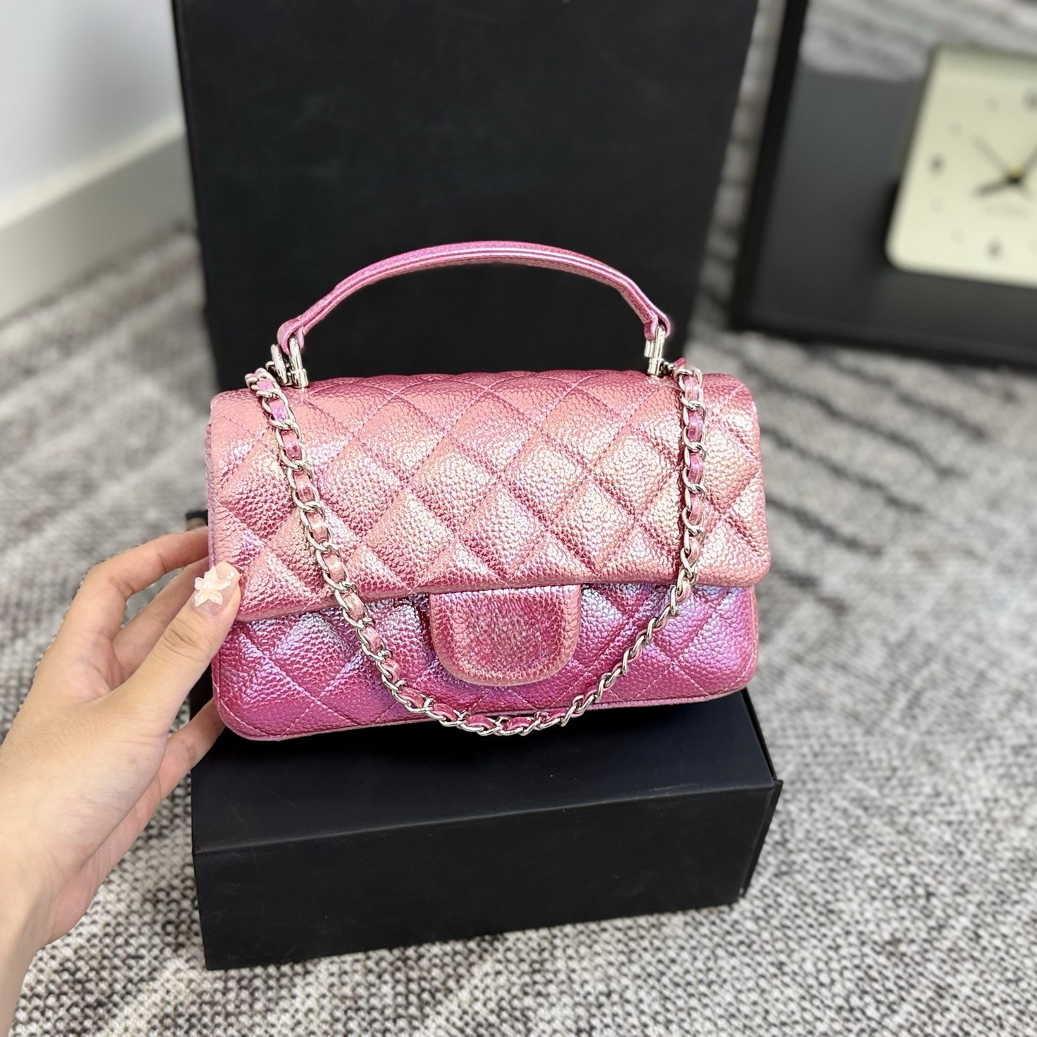 luxury designer bag Women Shimmer Glitter Iridescent Shoulder Bag with Top handle Diamond Check Silver Hardware Crossbody Handbag Turn Lock Quilted Sacoche