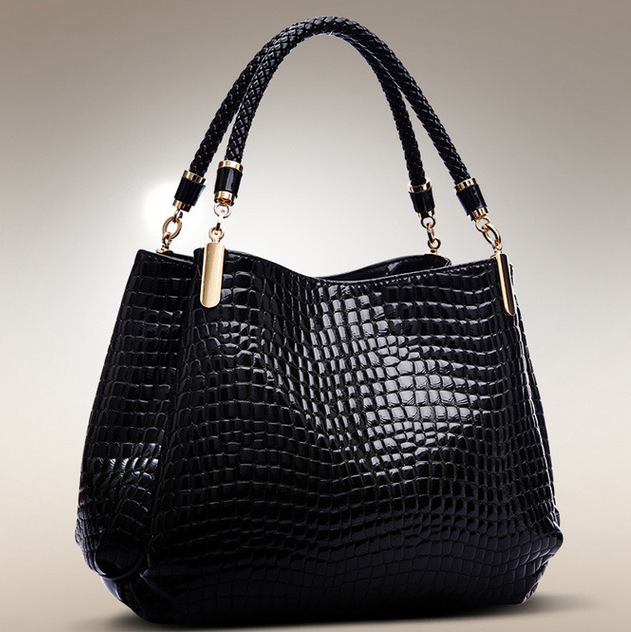 Designer's mature European and American style handbag, women's crocodile pattern stone pattern underarm bag, women's fashionable light 