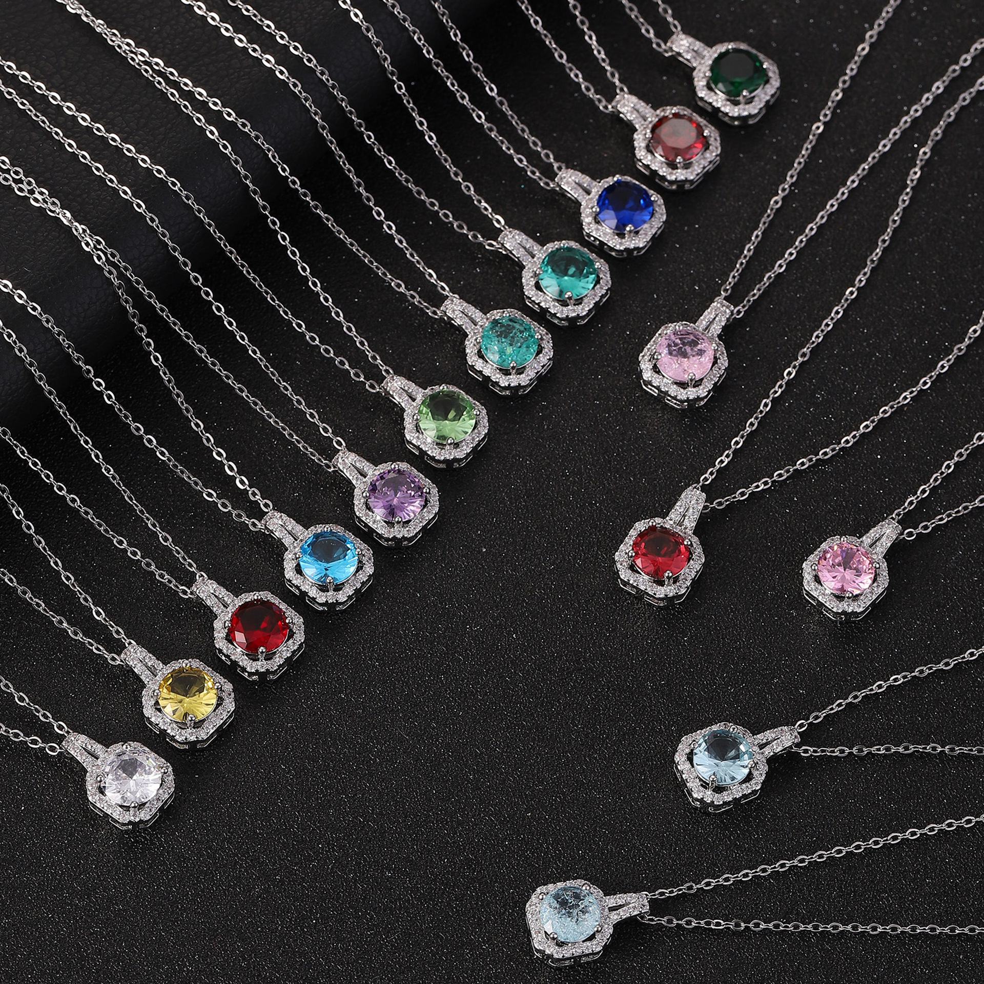 Jewelry Pendants Chic Unisex Statement Accessory Modern Artisanal Handcrafted Neckpiece w 3Dimensional Effects