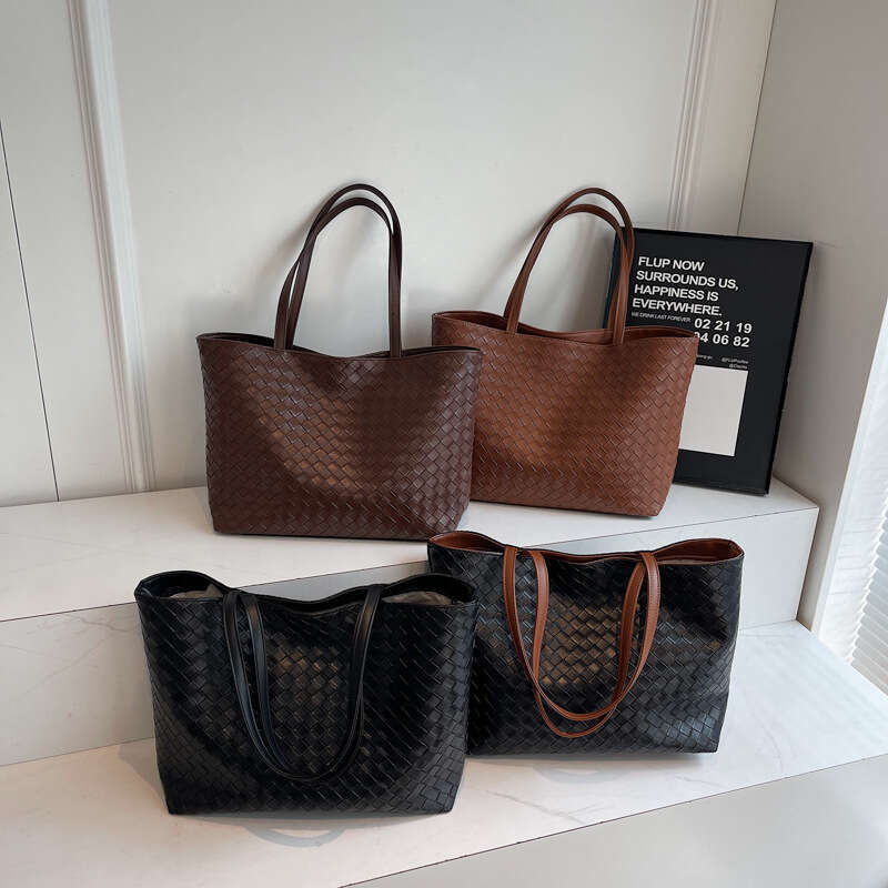 Designer Bags Handbags Casual Simple Elegant Tote Bags 2025 Knitting Leather Color Block Handwoven Large Capacity Handheld Underarm Bag
