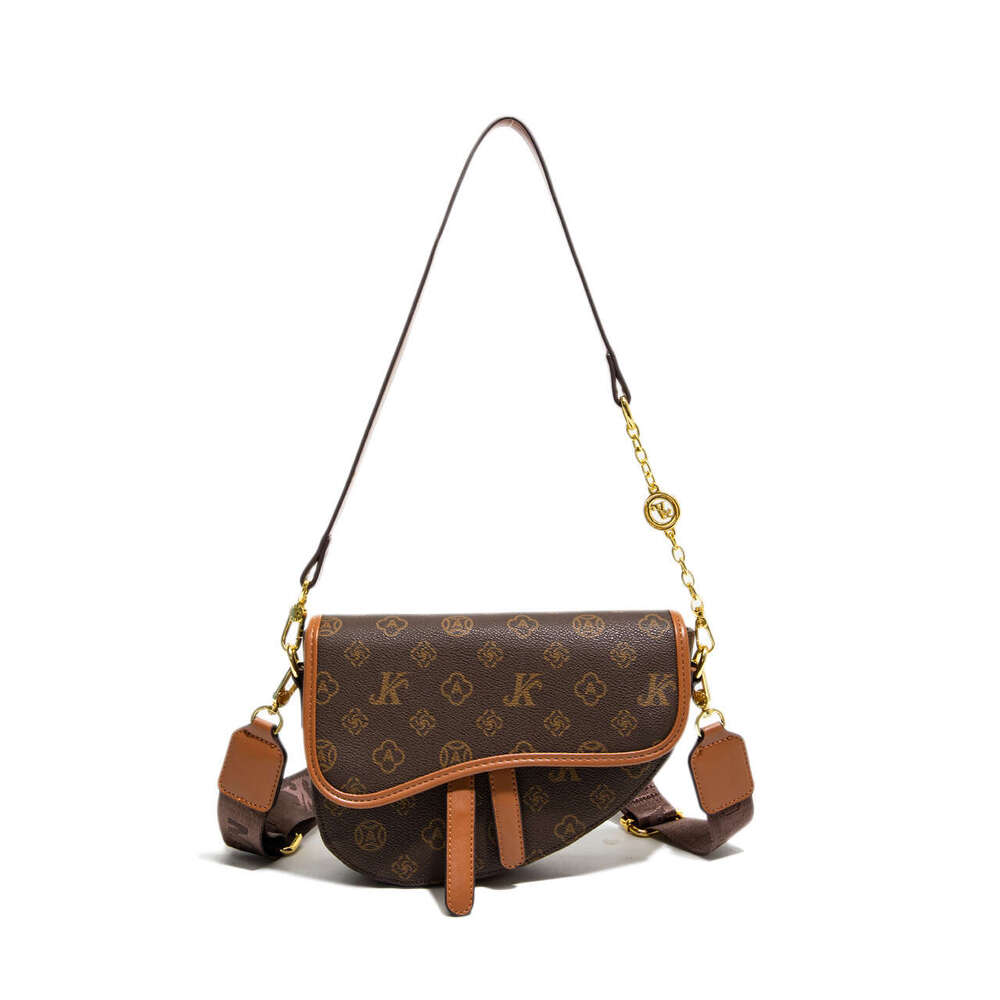 Qiqi New Monica Niche Underarm Trendy Fashion Single Shoulder Crossbody Versatile Handbag Saddle Bag For Women