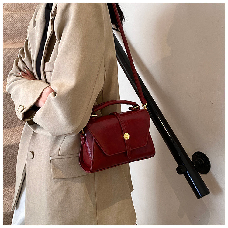 Trendy And design Versatile Women's Shoulder Bag Fashionable Handbag Simple Style Women's Crossbody Bag 2025 Autumn New Designer Bag