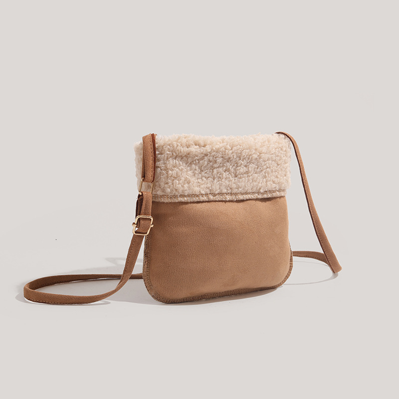 Lamb Plush Niche design Bag New Women's Crossbody Bag Retro Style Women's Shoulder Bag Autumn New Splicing Designer Bag Trendy Phone Bag