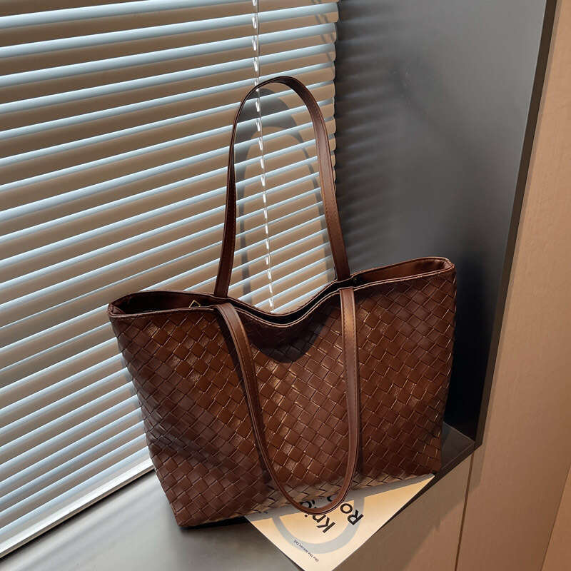 Designer Bags Handbags Casual Simple Elegant Tote Bags 2025 Knitting Leather Color Block Handwoven Large Capacity Handheld Underarm Bag