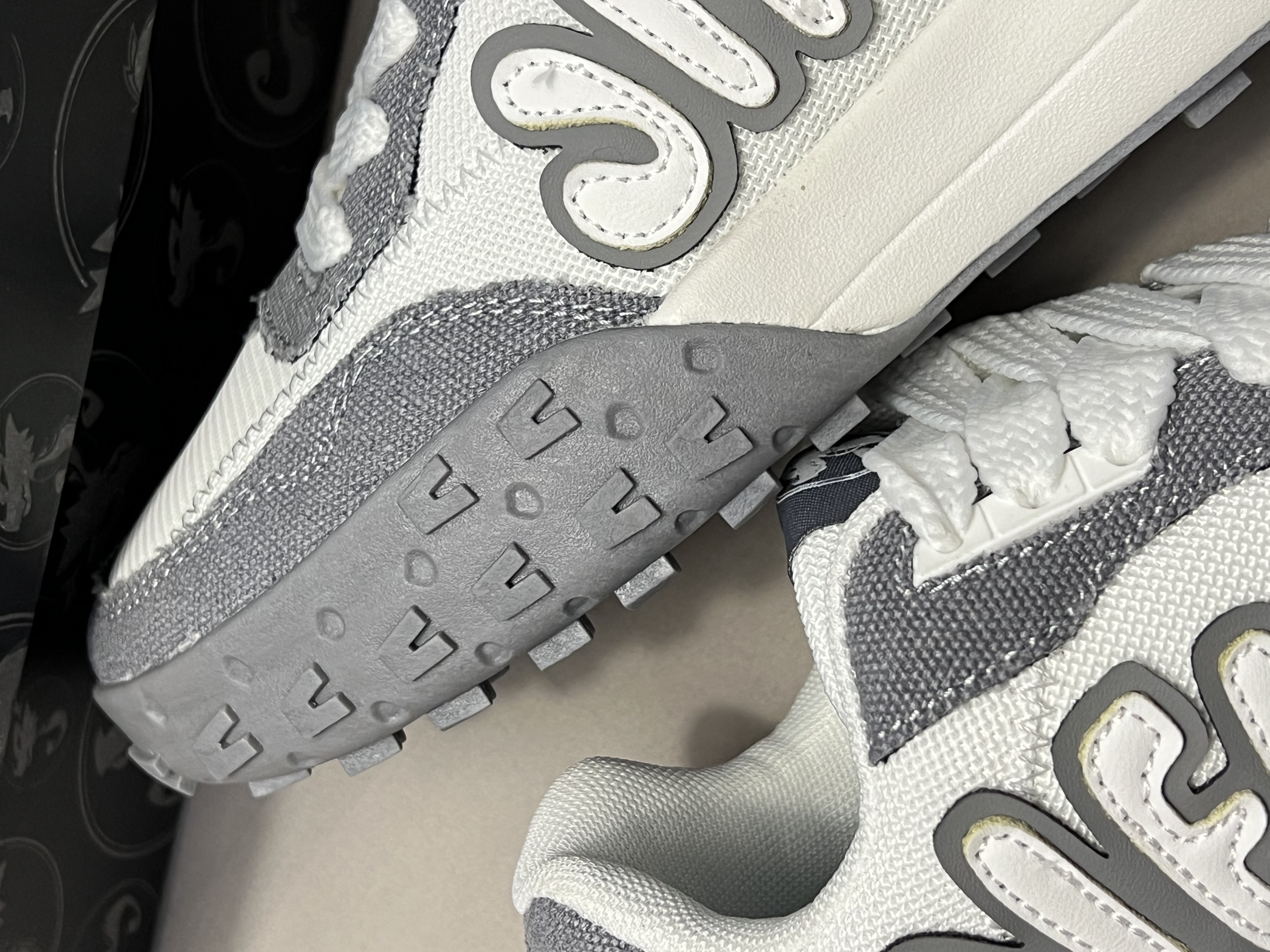 Jifffly Agan Shoes Women's Fall-Winter Classic Retro Thick Sole Sneakers