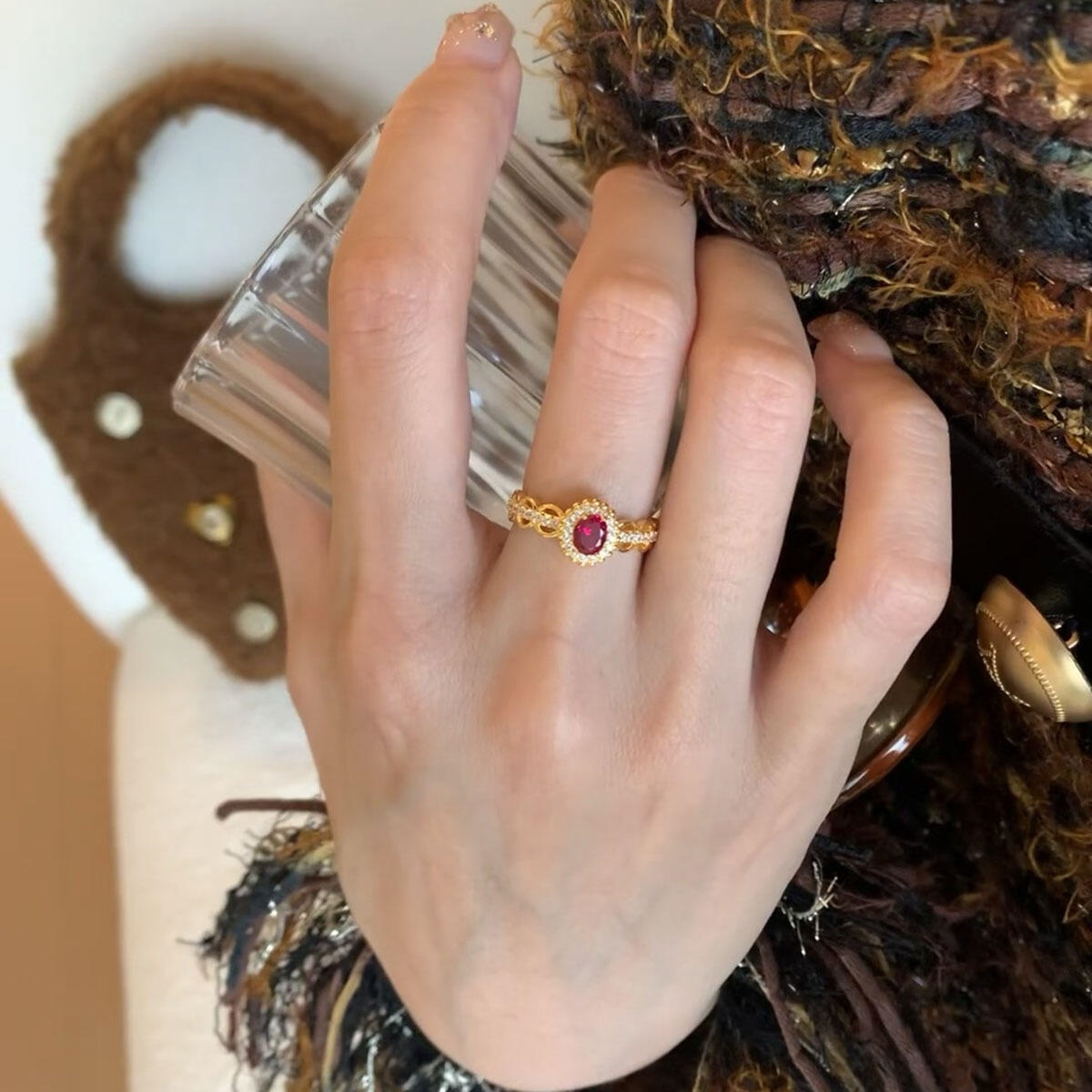 Jewellery High Quality Gold Tone Ring with Red Gemstone Crystal Accents Vintage Elegant Style Party Daily Wear Gift for All Occasions Textured Timeles