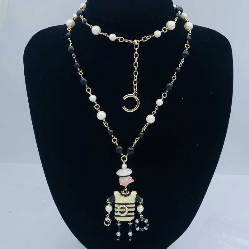 Designer Robot Series Long Necklace Luxury Robot Sweater Chain High Quality Women's Long Necklace New Design Collectible