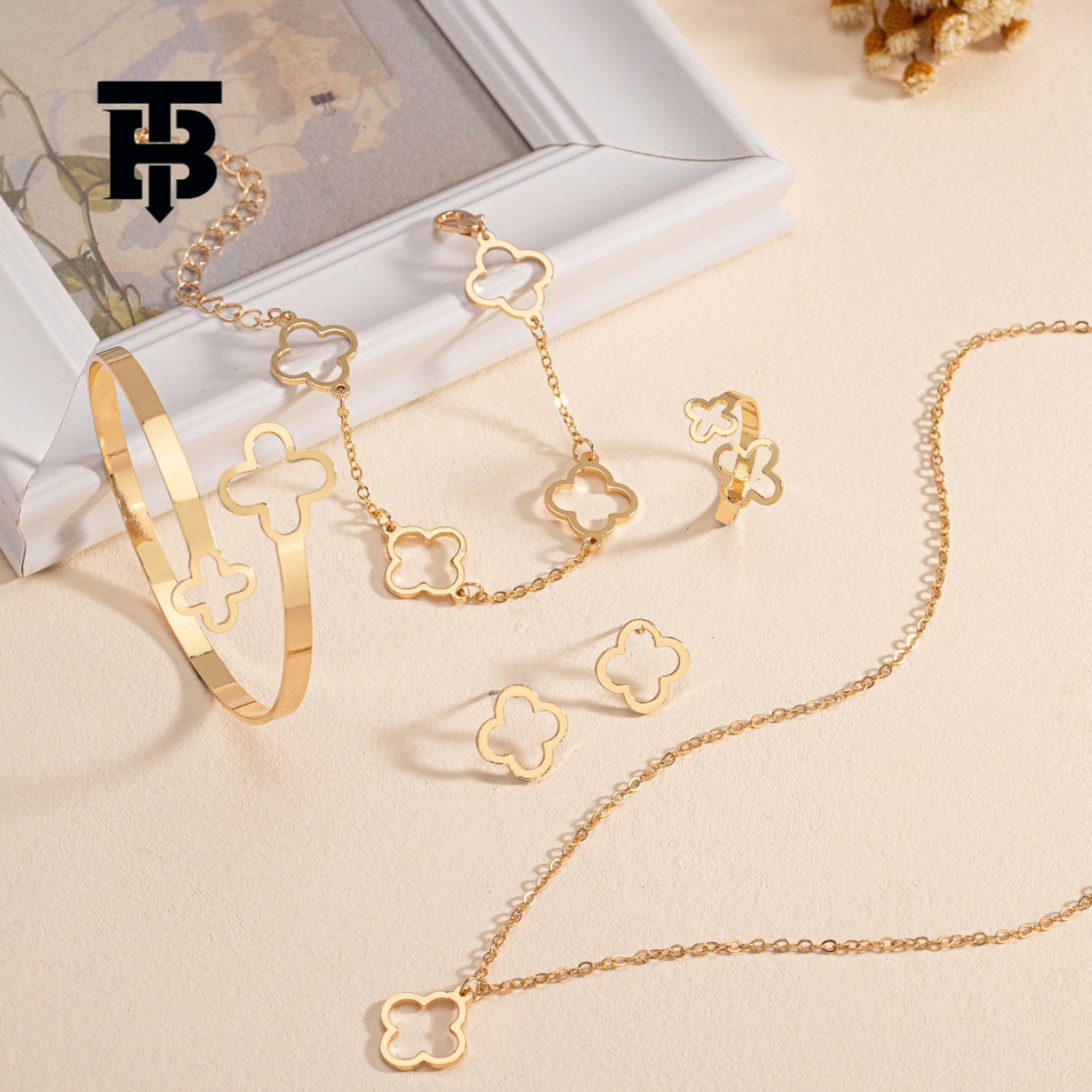 TB BHULAMTE Free Shipping New Designer Accessories European And American Fashion Lucky Four-leaf Clover Bracelet-necklace-earrings-chain Bracelet And 