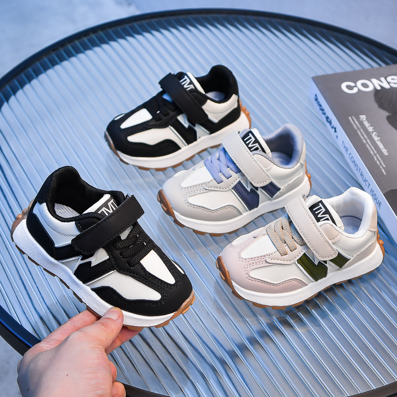 Free shipping designer Kids Shoes hot sales light luxury vintage autumn new childrens sports fashionable and casual running shoes XJ260303