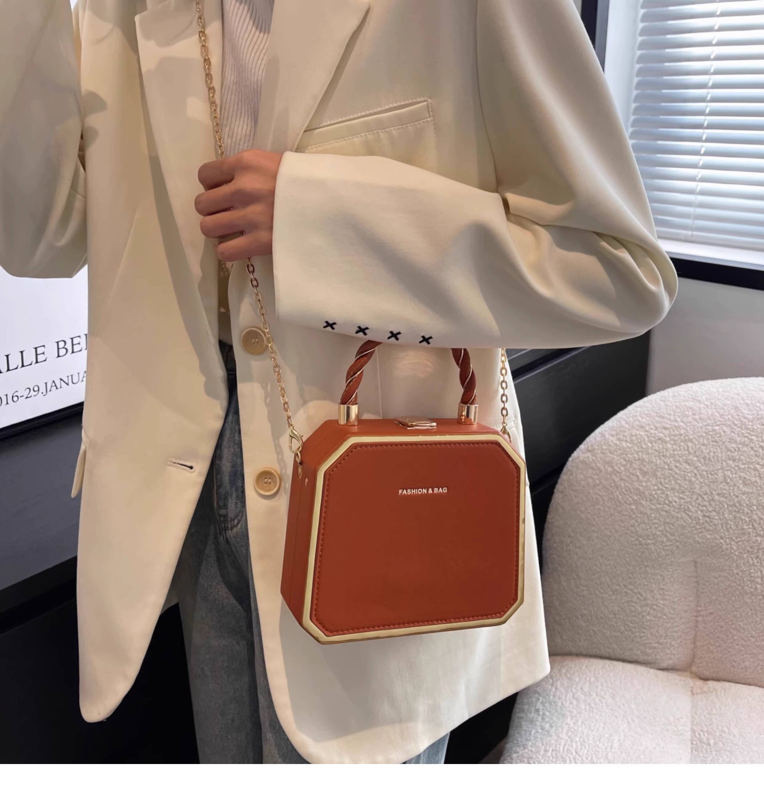 Popular Niche Exquisite Chain Handbag Women's Crossbody Bag Autumn New Designer Bag Women's Shoulder Bag Small design Square Bag
