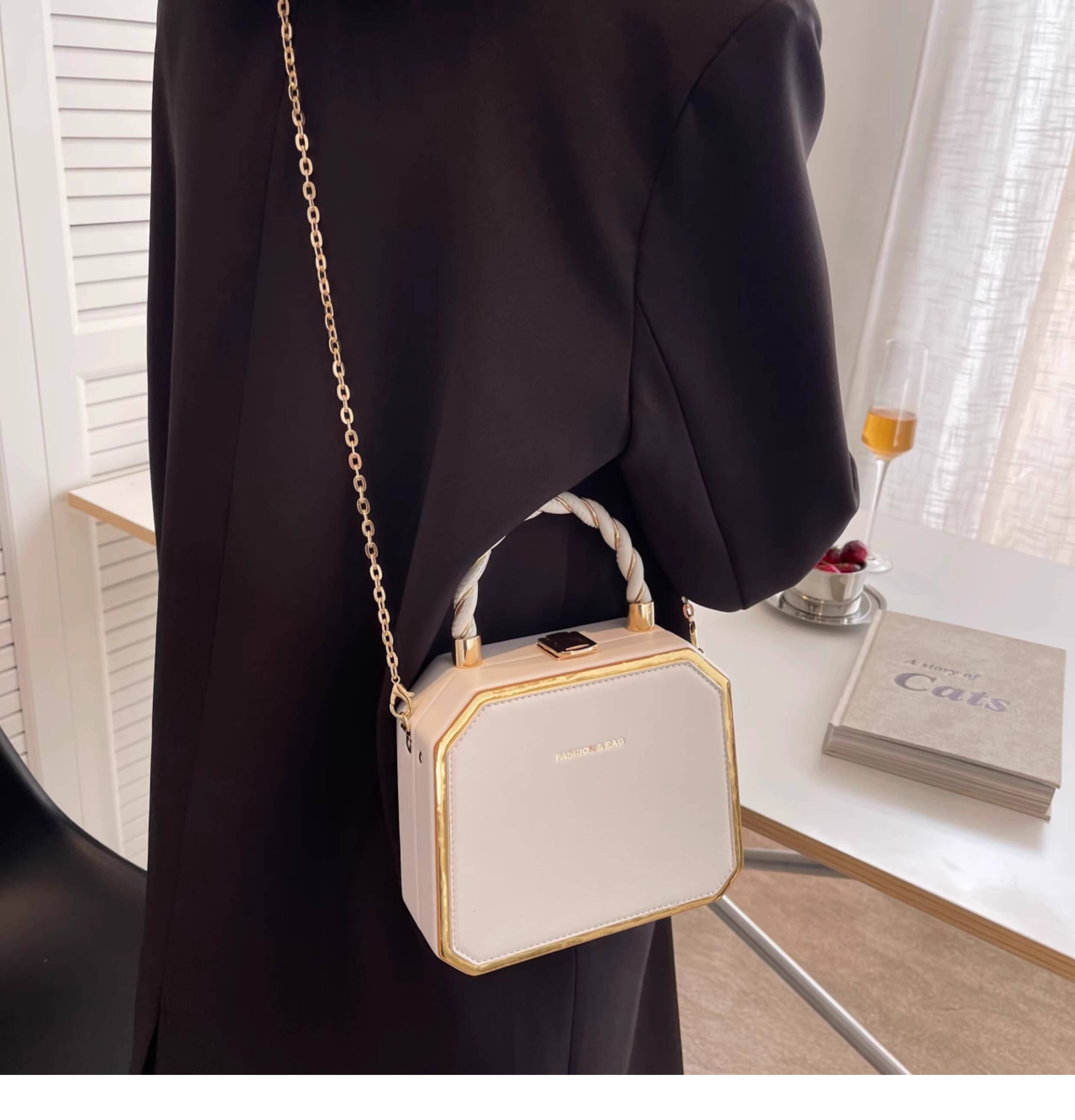 Popular Niche Exquisite Chain Handbag Women's Crossbody Bag Autumn New Designer Bag Women's Shoulder Bag Small design Square Bag