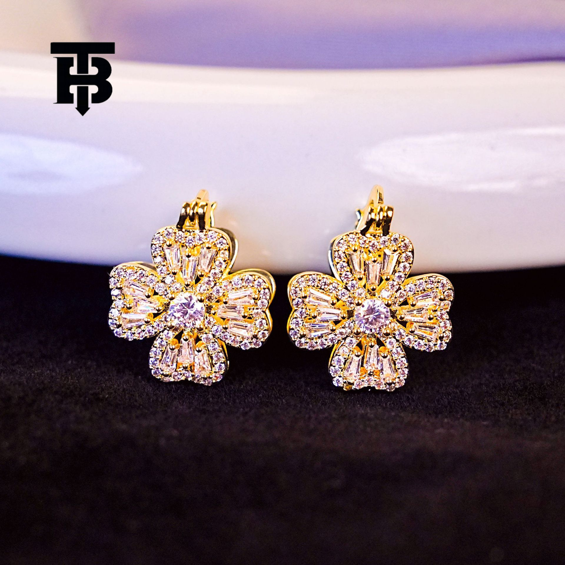 TB BHULAMTE Free Shipping New Designer Accessories New Luxury Style Full Diamond Double Layer Clover Earrings Retro Simple Fashion Womens Flower Earri