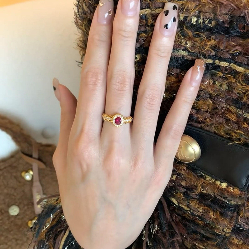 Jewellery High Quality Gold Tone Ring with Red Gemstone Crystal Accents Vintage Elegant Style Party Daily Wear Gift for All Occasions Textured Timeles