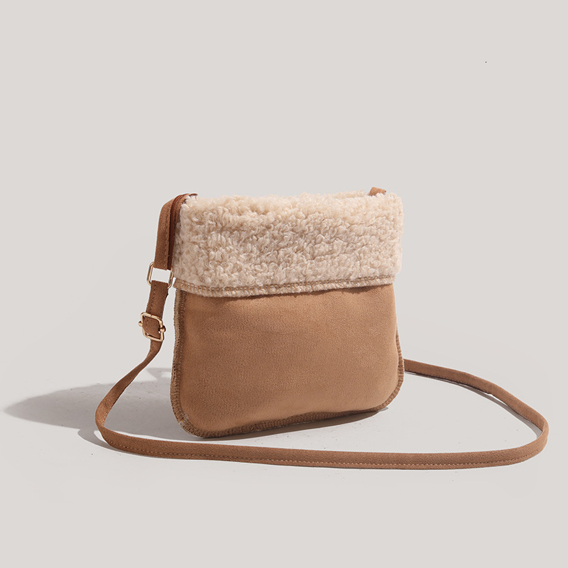 Lamb Plush Niche design Bag New Women's Crossbody Bag Retro Style Women's Shoulder Bag Autumn New Splicing Designer Bag Trendy Phone Bag