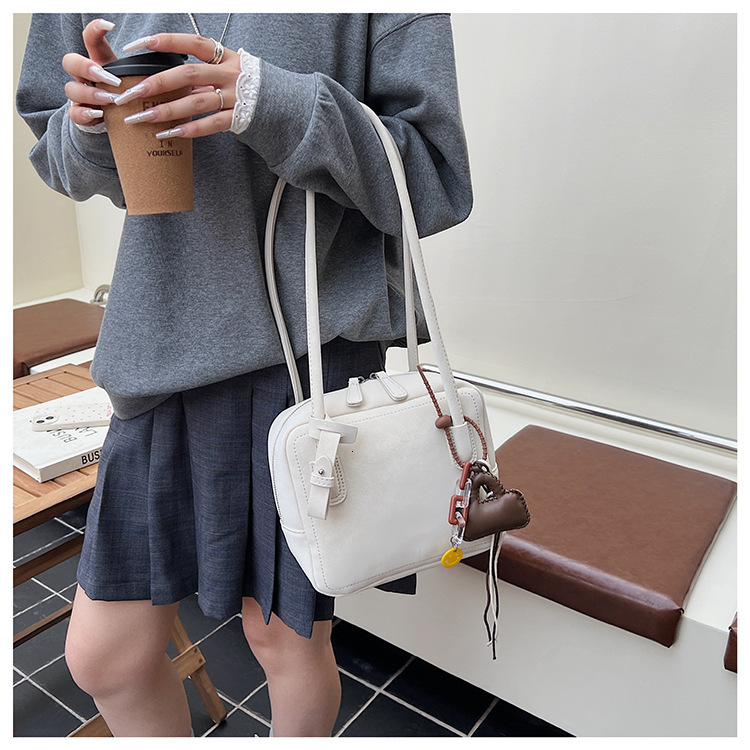 2025 new collection Retro Style Women's Shoulder Bag Women's Armpit Bag New Suede Leather Handbag Small Square Bag 2025 Autumn New Designer 