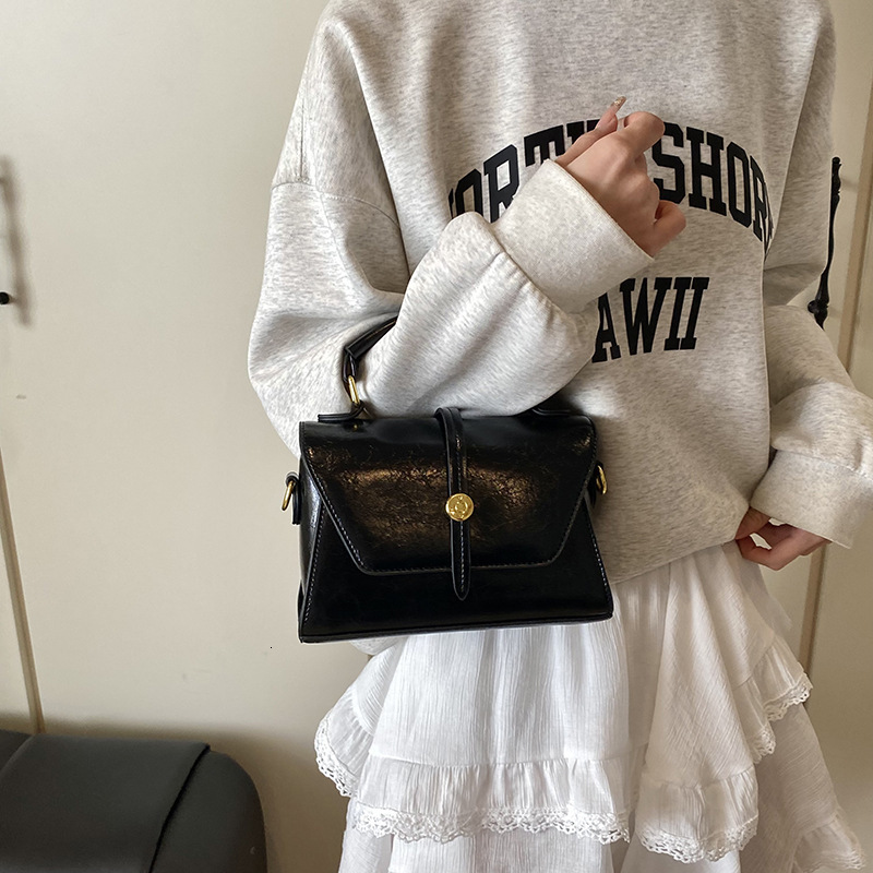 Trendy And design Versatile Women's Shoulder Bag Fashionable Handbag Simple Style Women's Crossbody Bag 2025 Autumn New Designer Bag
