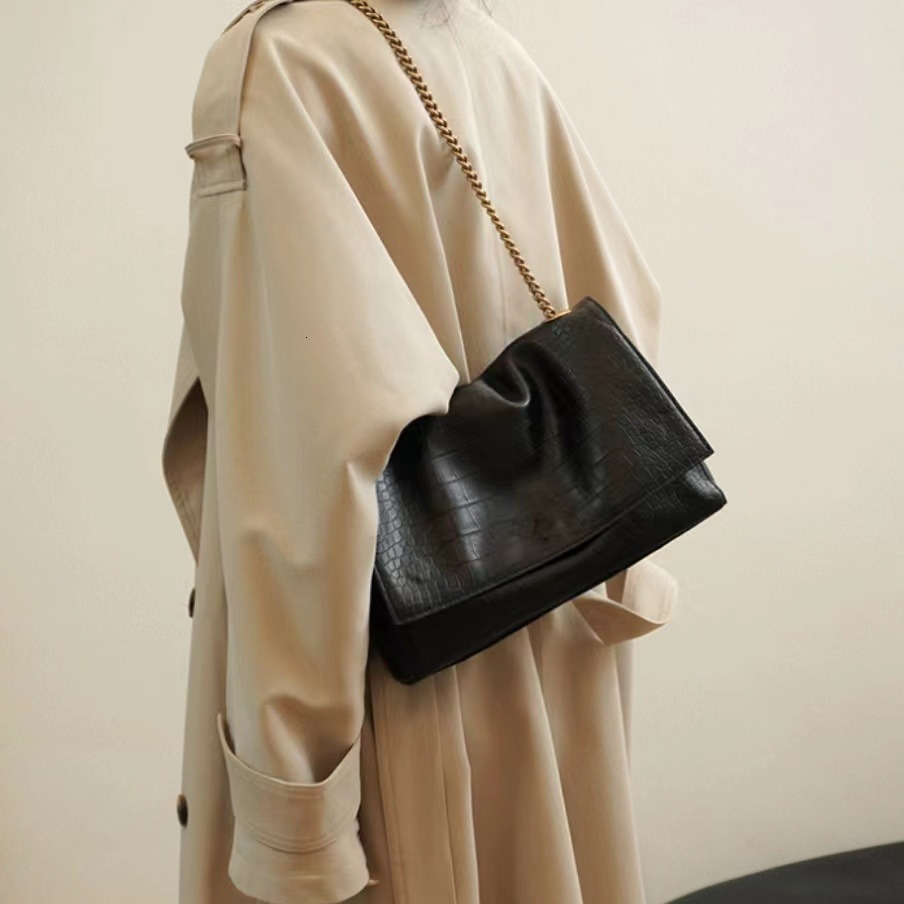 Double Sided Women's Envelope Bag New Suede Chain Women's Shoulder Bag Autumn New Designer Bag design Women's Crossbody Bag Hand-held B