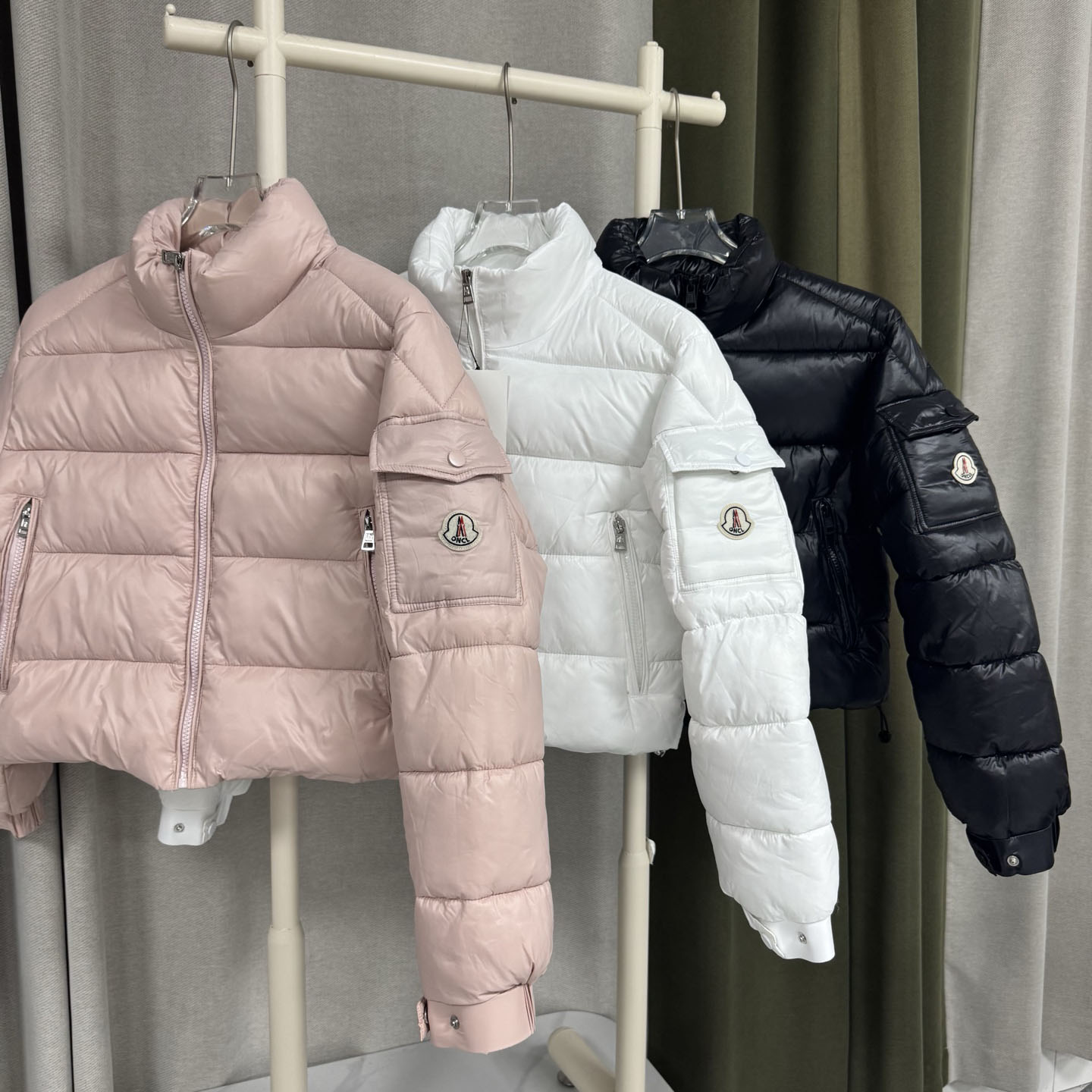 off/sup new designer Jackets for woman Winter Thermal Coat Insulated Windproof Padded Coats jacket outerwear white/black 2568#