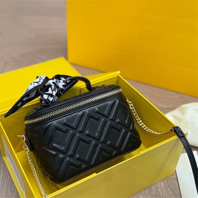 Women Designer Makeup Bag Crossbody Make Up Bag Cosmetic Chain Bags Toiletry Emboss Handbags Letter