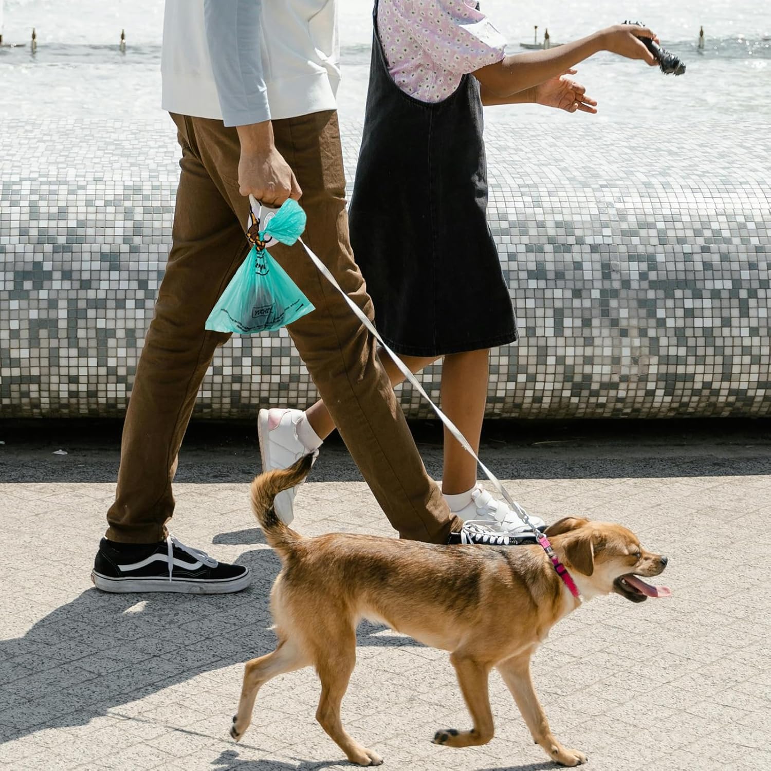 Pet Poop Bag Clip Dog Shit Waste Bag Dispenser dog leash with poop bag holder Cleaning Products For Pets When Going Out Pet Shit Adapter