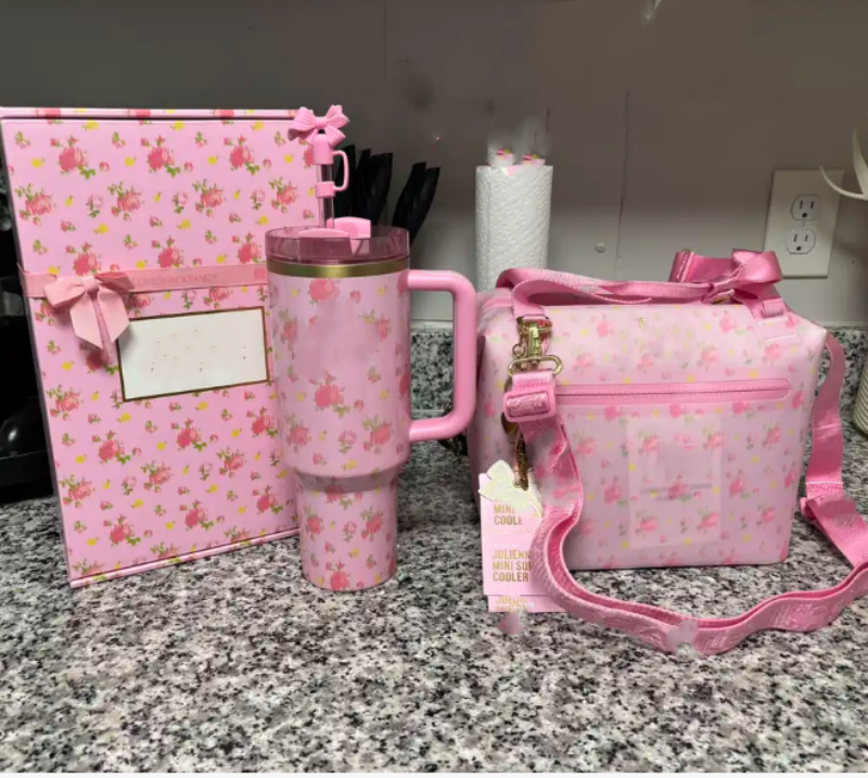 US Local Warehouse 40oz Water Bottles Tumbler Love Shack Fancy Ibiza Sunset Limited Edition All Day Julienne Mini Soft Cooler Bag Lunch Bag Boxes