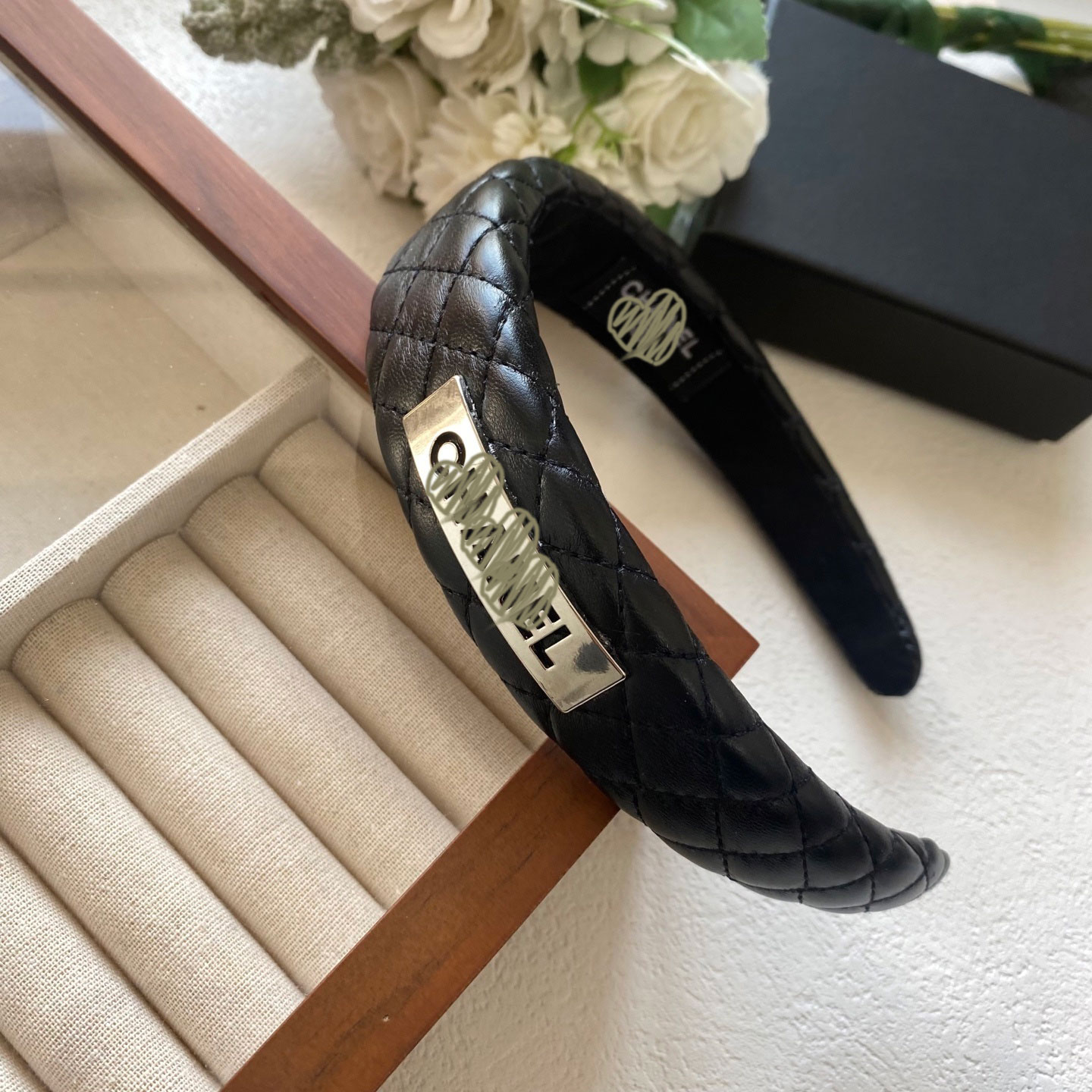 C Designer Luxury Hair Band Headband Classic Head Decoration Accessory Vintage Black White Color HD07