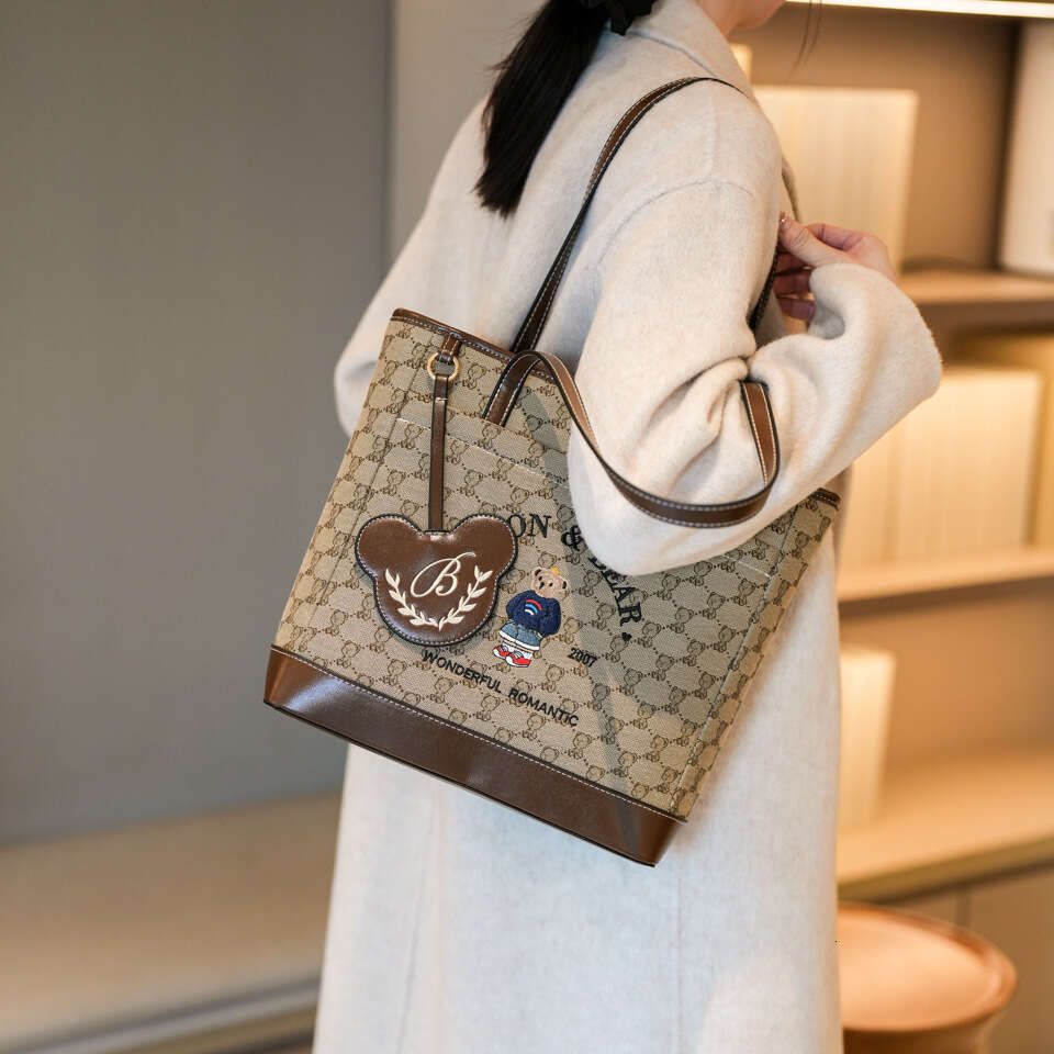 Canvas Beibao Fashion Jacquard Embroidery Cartoon Bear Tote For Women Commuting Shoulder Bag