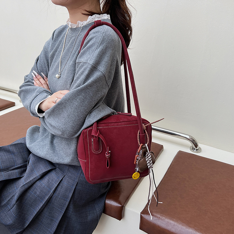 2025 new collection Retro Style Women's Shoulder Bag Women's Armpit Bag New Suede Leather Handbag Small Square Bag 2025 Autumn New Designer 