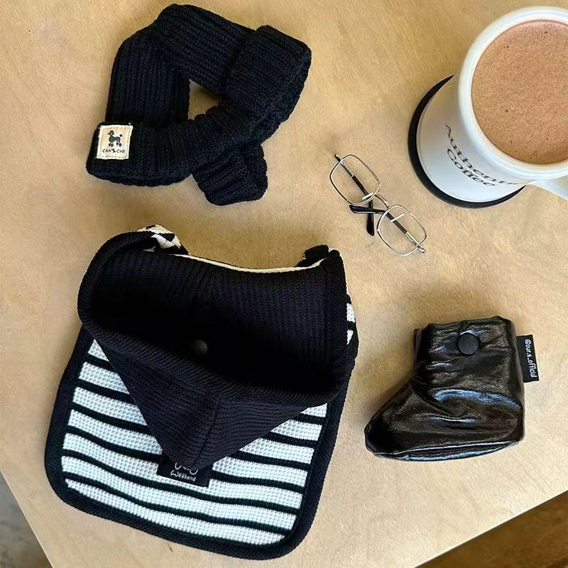 T1166 Autumn and winter cat and dog clothes spring cat and dog striped cloak coat small dog clothes