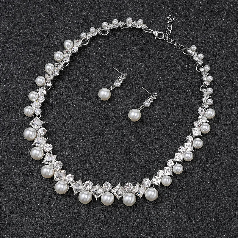 pearl gemstone jewellery woman necklace set for women jewelry sets light Womens earrings lock bone chain alloy 250908