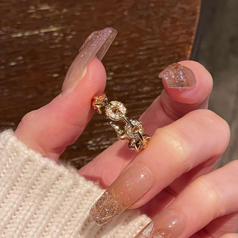 Vintage French Style Full Open Ring Fashion High-end Sense Elegant Niche Design Exquisite Inlaid Diamond Accessory for Women