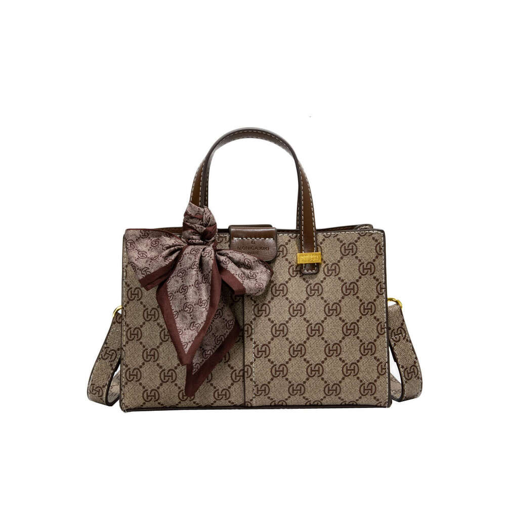 Presbyopic Monica Qiqi Application Handheld Large Capacity Tote Handbag For Women 2025 New Trendy Versatile Commuting