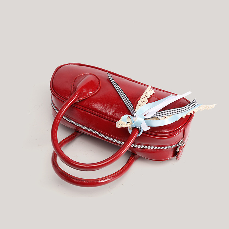 2025 new collection Retro Casual Women's Shoulder Bag Red Versatile Commuting Armpit Bag Autumn New Designer Bag Minimalist Women's Crossbod
