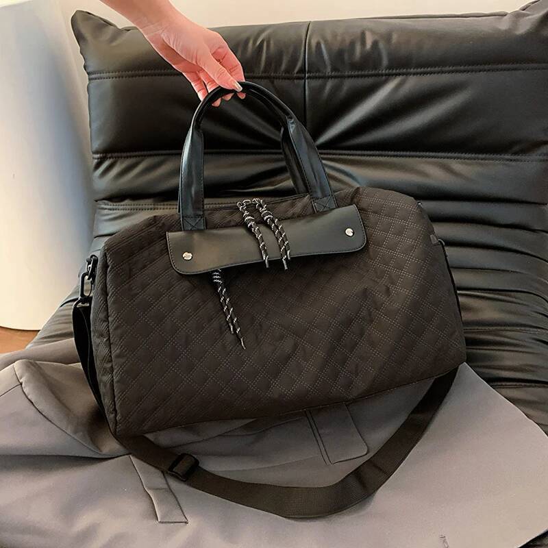 2025 new collection Portable Travel Handbag Nylon Waterproof Sports And Fitness Handbag Women's Large Capacity Storage Autumn New Designer Bag Tr