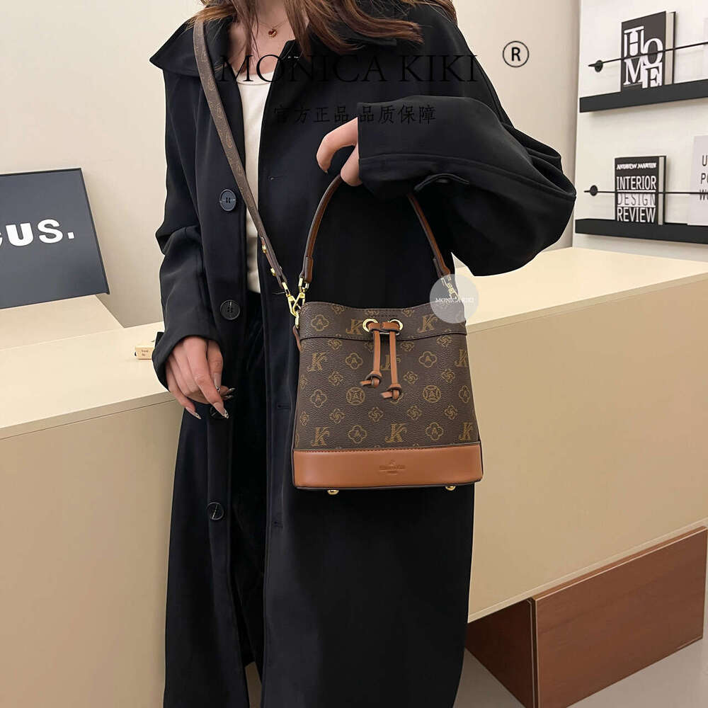 Large Monica Chic Capacity Color-Block Vintage Bucket Bag For Women With A Sense Of Sophistication