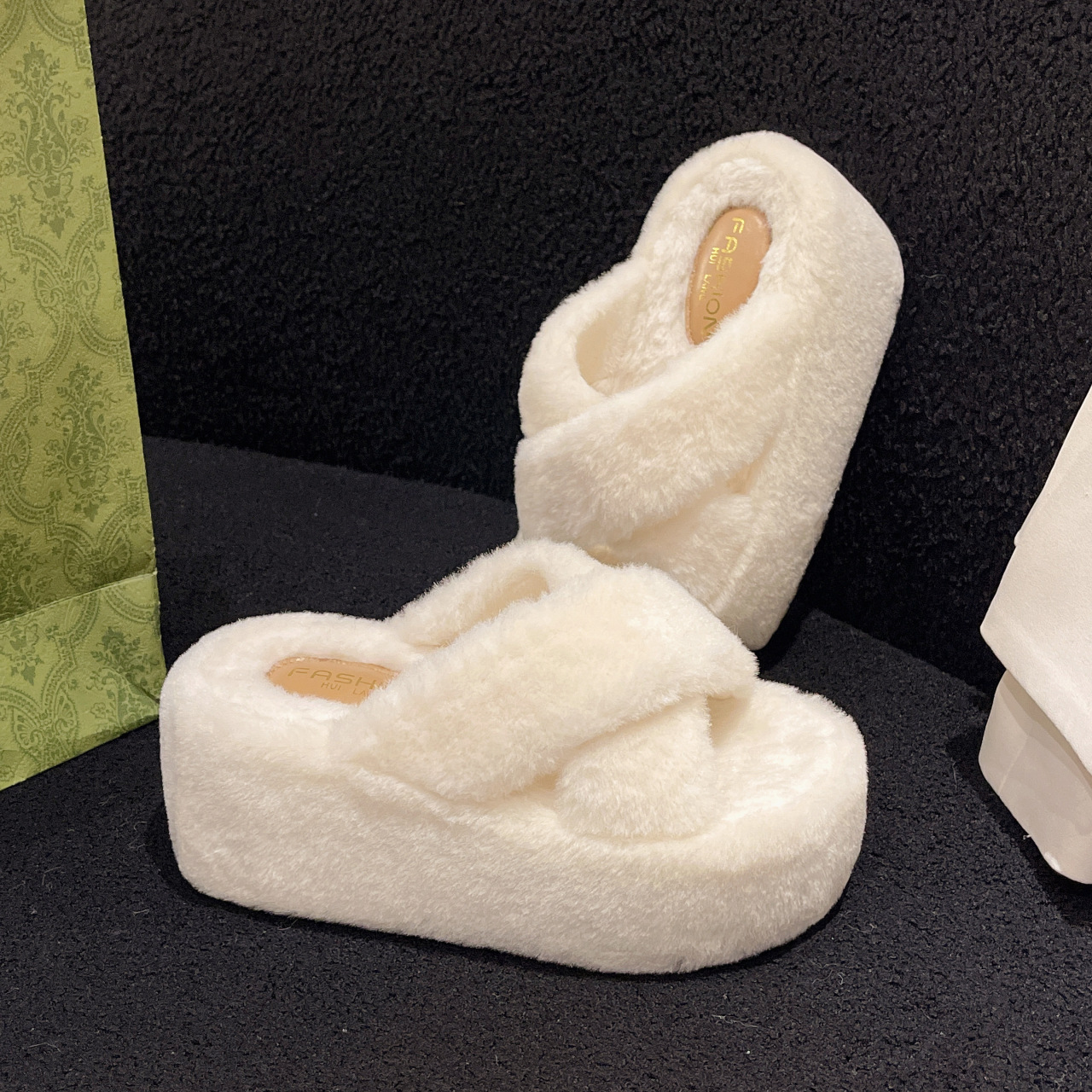 free shipping designer New autumn and winter fashion outerwear Sweet fluffy cotton slippers