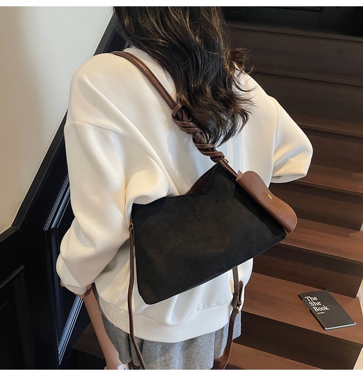 Suede Leather Underarm Bag Retro Style Women's Shoulder design Bag Minimalist Style Handbag Autumn New Item Solid Color Minimalist Designer Bag